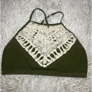 M/L green lace bralette from a local boutique doesn’t have a brand